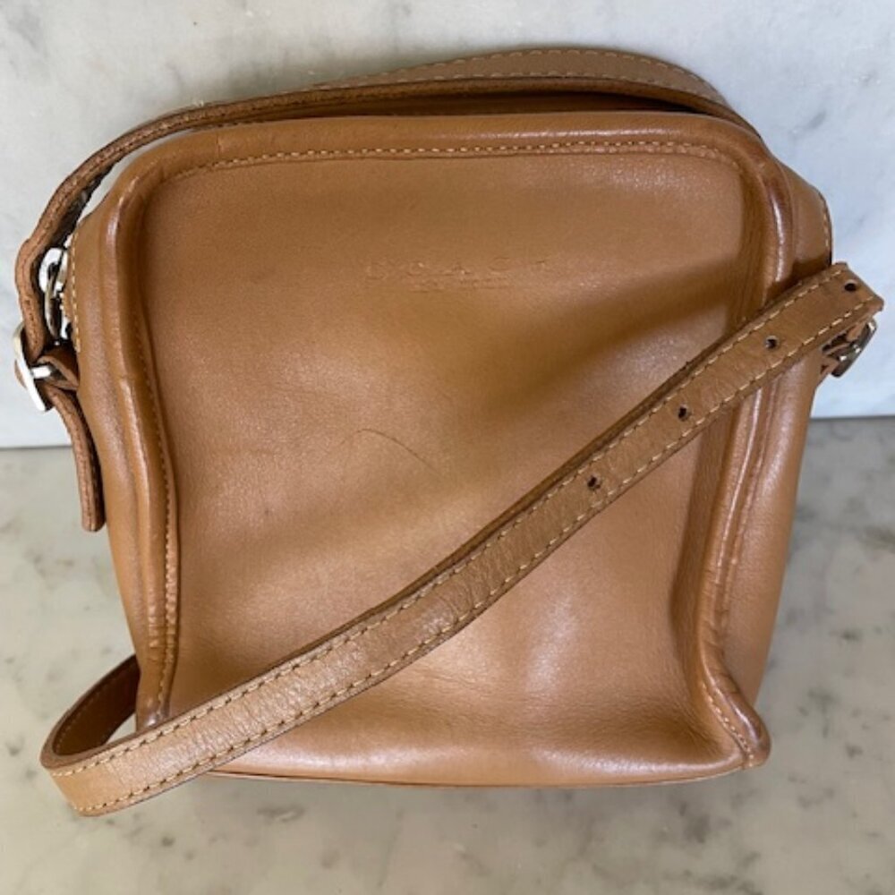 COACH Vintage British Tan Classic Kit Camera Crossbody Purse - Picture 3 of 16